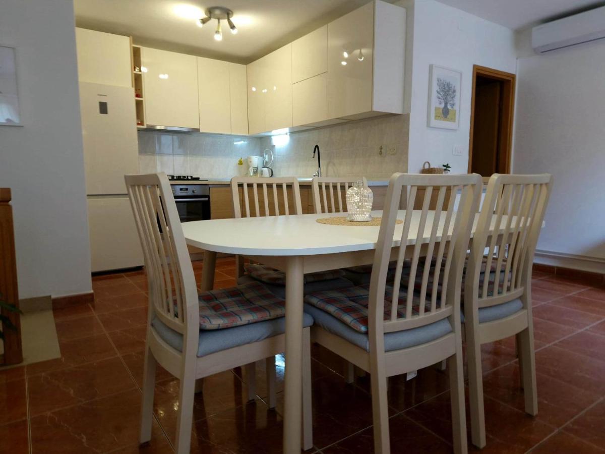 Apartments Barbaresko Лумбарда Экстерьер фото