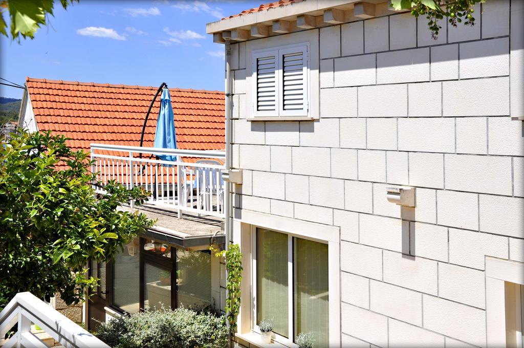 Apartments Barbaresko Лумбарда Экстерьер фото