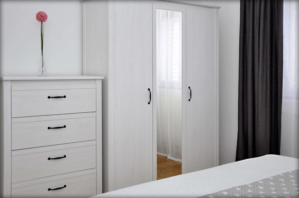 Apartments Barbaresko Лумбарда Экстерьер фото
